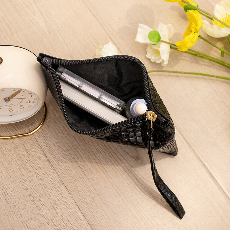Crocodile Embossed Vegan Leath - огляд і ціна Luxury Skincare Vegan